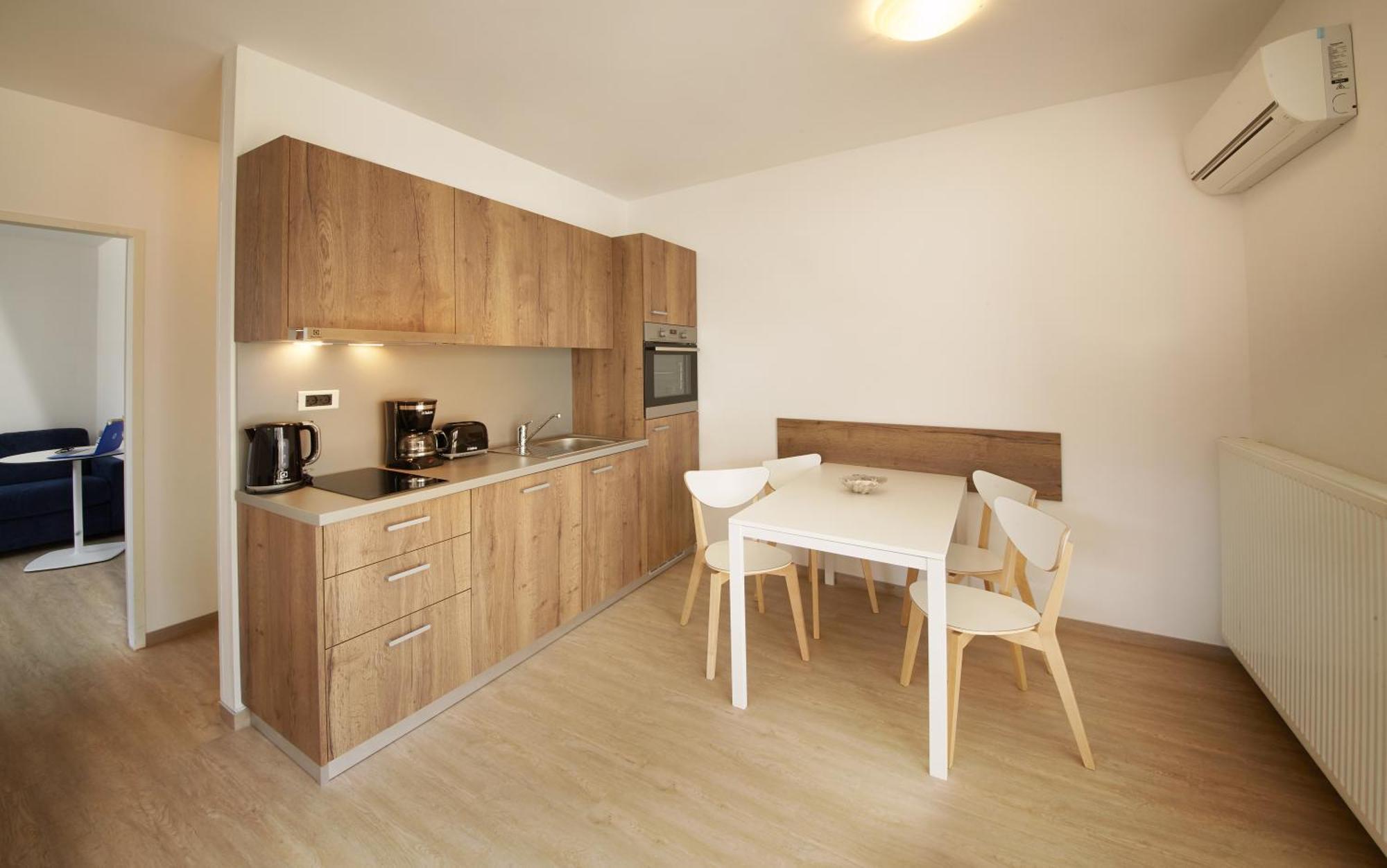 Adria Apartments - Hotel & Resort Adria 안카란 외부 사진