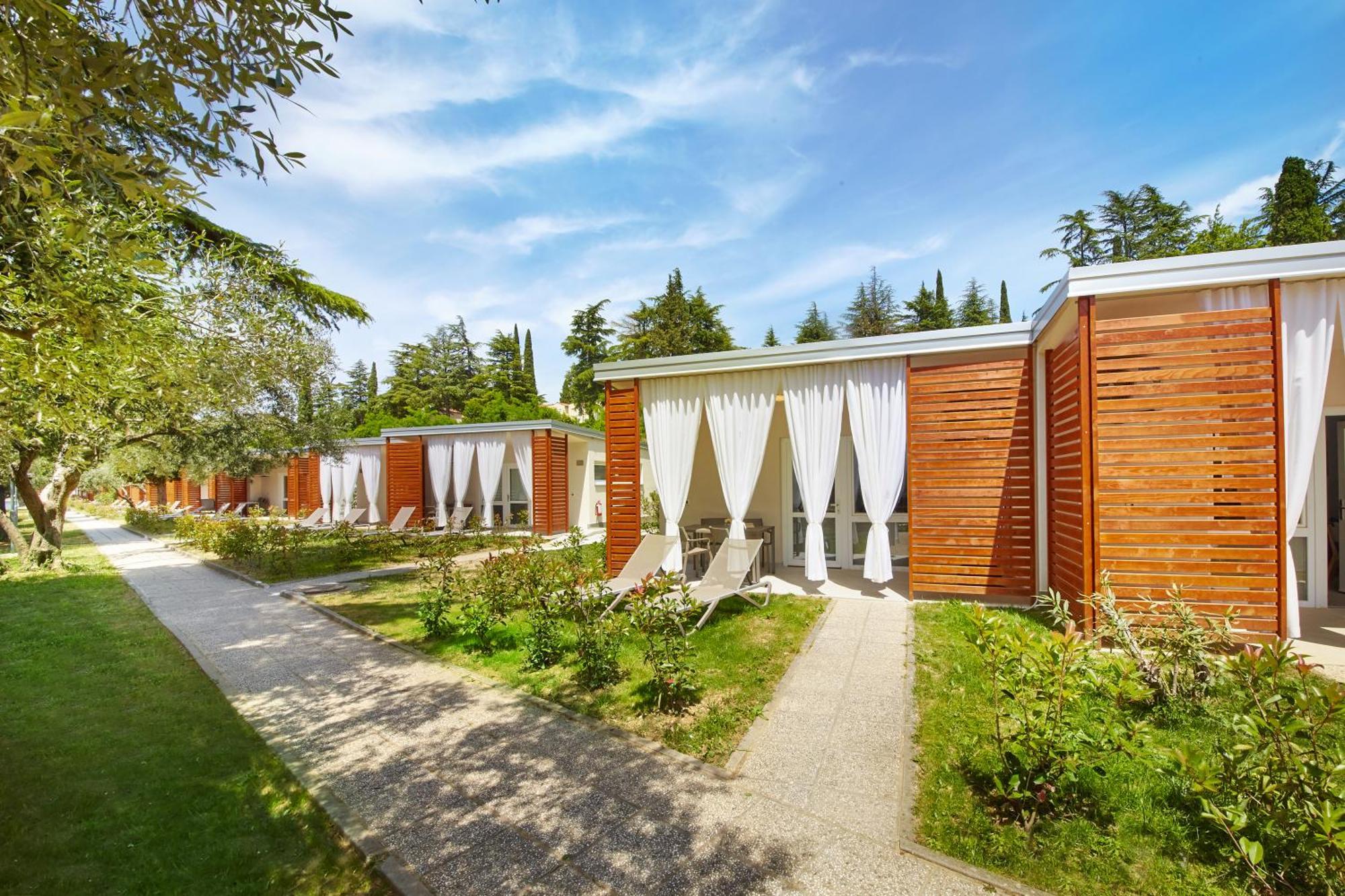 Adria Apartments - Hotel & Resort Adria 안카란 외부 사진